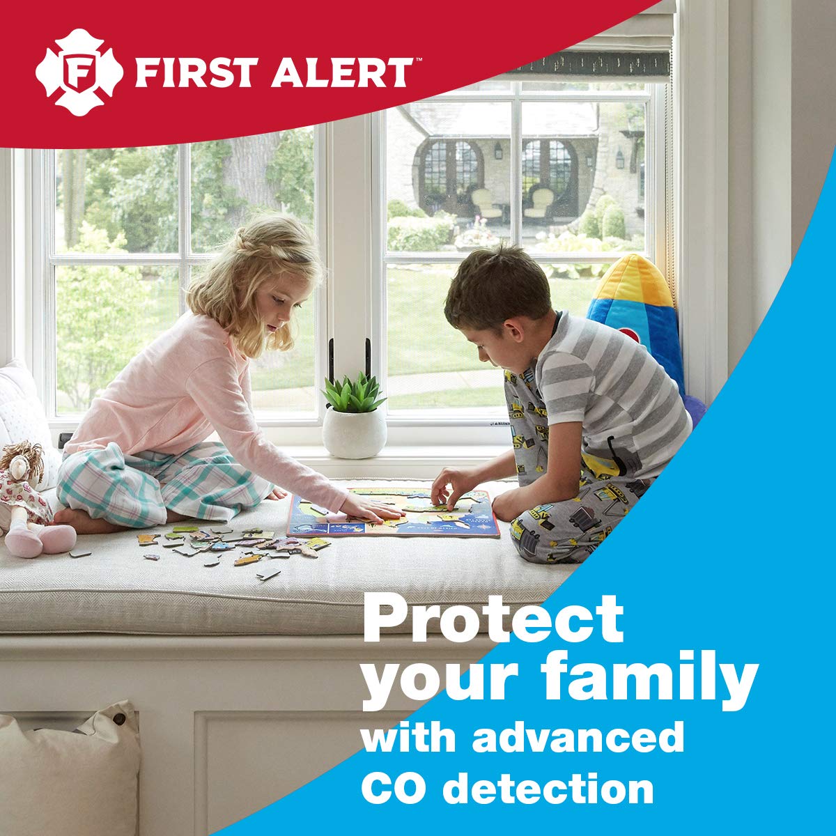 Plug in Carbon Monoxide Alarm with Digital Display J3360
