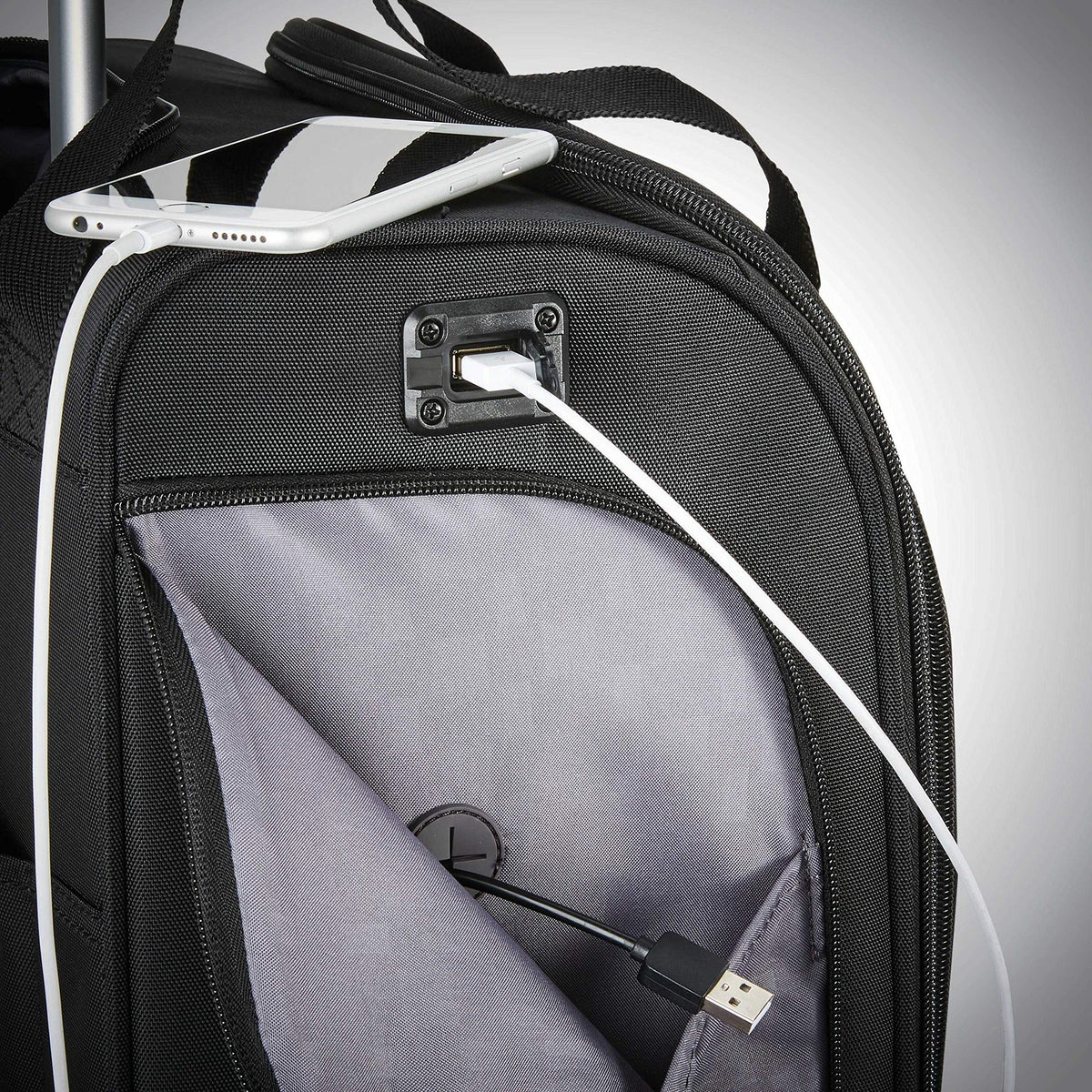 Underseat Carry-On Spinner With USB Port Y81085