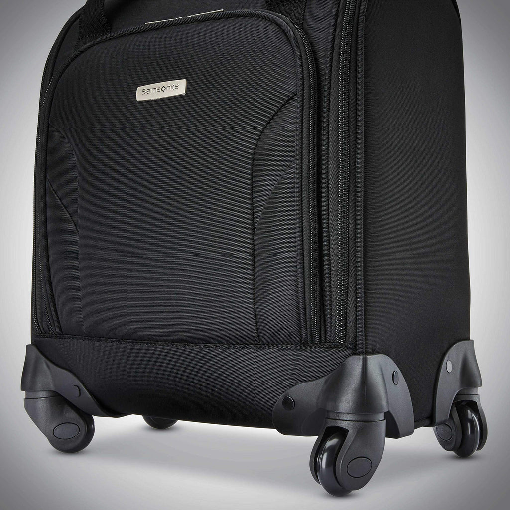 Underseat Carry-On Spinner With USB Port Y81085