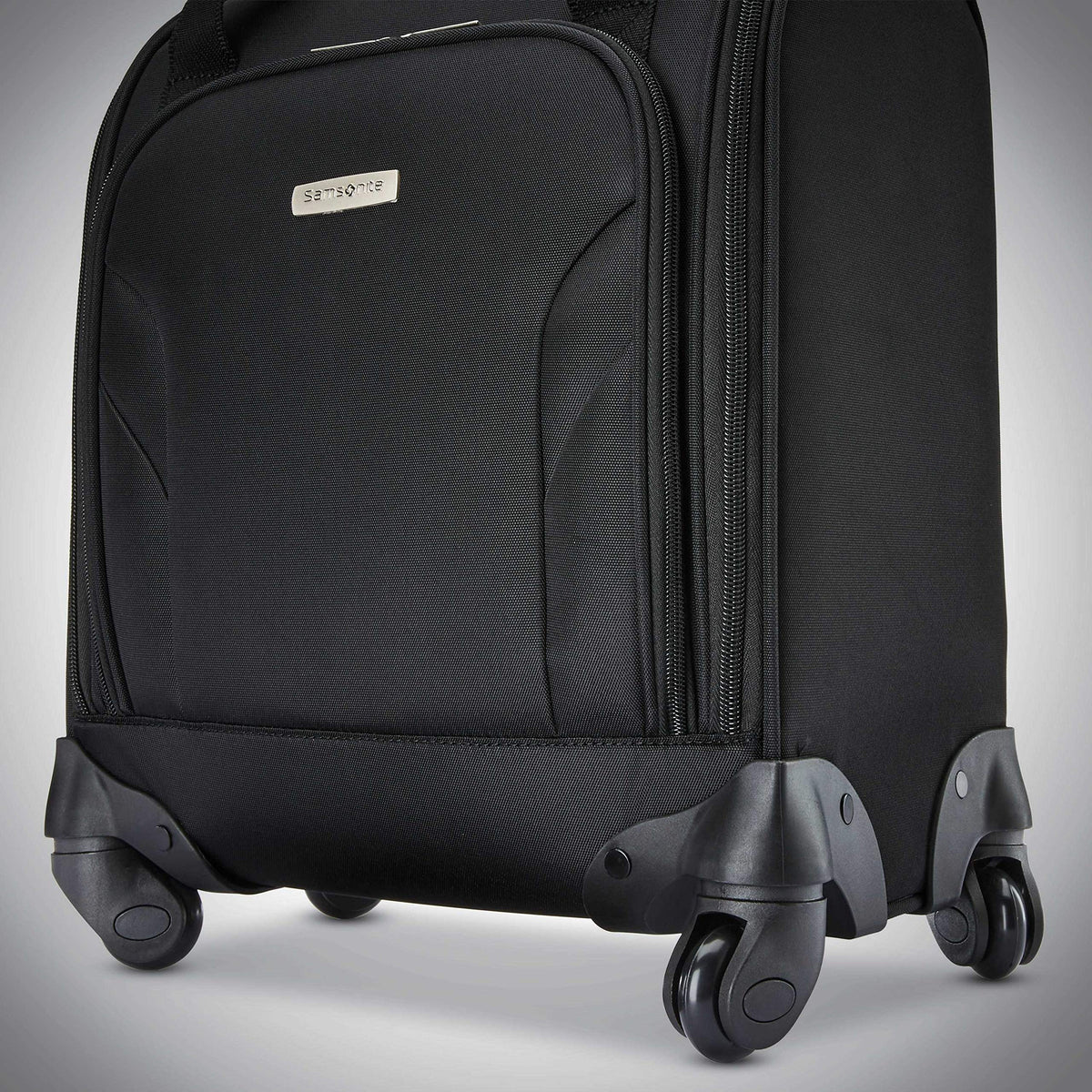Underseat Carry-On Spinner With USB Port Y81085